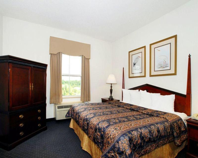 Comfort Inn & Suites Patriots Point Charleston Exterior foto